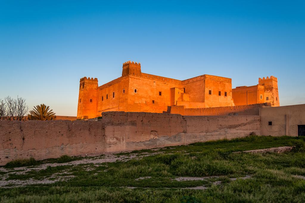 Riad Sougtani Tazrou Екстериор снимка