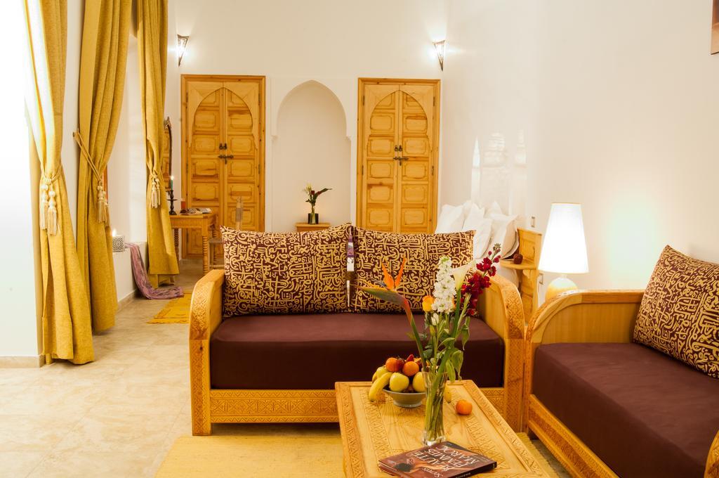 Riad Sougtani Tazrou Екстериор снимка