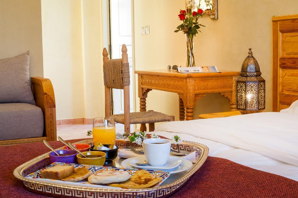 Riad Sougtani Tazrou Екстериор снимка
